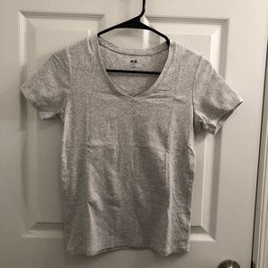 Uniqlo supima grey shirt